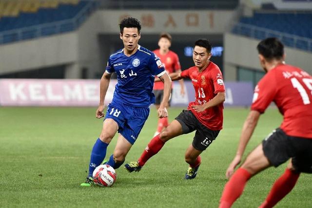 大连英博两连客 宋岳染红左右战局 损兵折将难求一胜