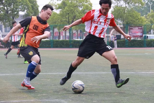 官方：曼城签下纽约城左后卫麦克法兰