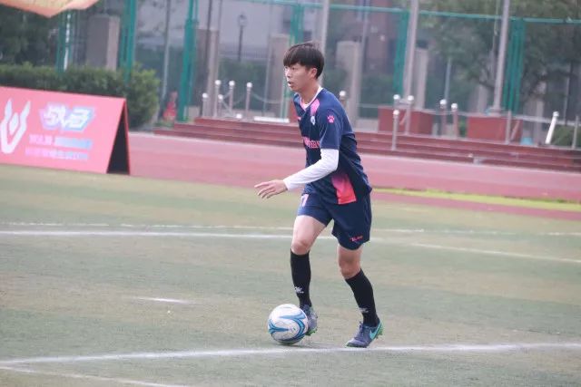 库里超远三分绝杀杜兰特24+10+7 勇士险胜太阳