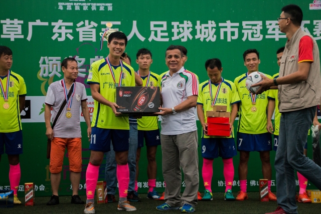 汤尤杯中国男、女队均获小组头名