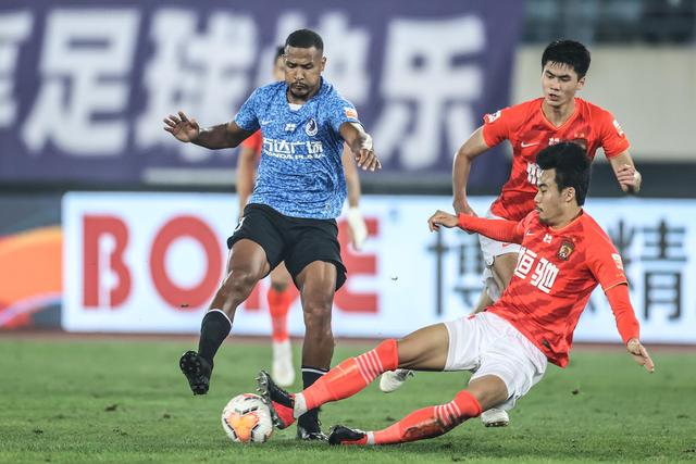 约基奇32+12+7詹姆斯27+6+8 掘金力克湖人1-0